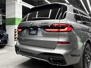 BMW X7, 2023г, полный привод, автомат