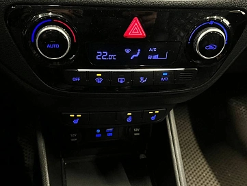 Hyundai Solaris, 2018г, передний привод, автомат