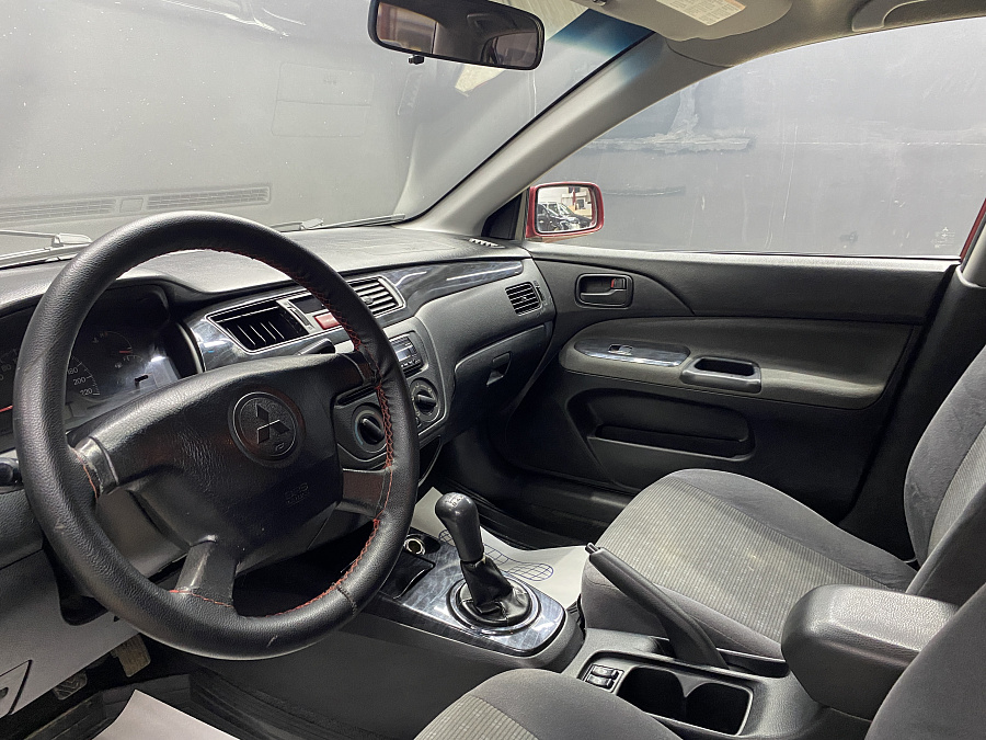 Mitsubishi Lancer, 2004г., передний привод, механика