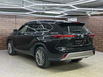 Toyota Highlander, 2025г, полный привод, автомат