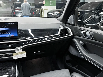 BMW X7, 2024г, полный привод, автомат