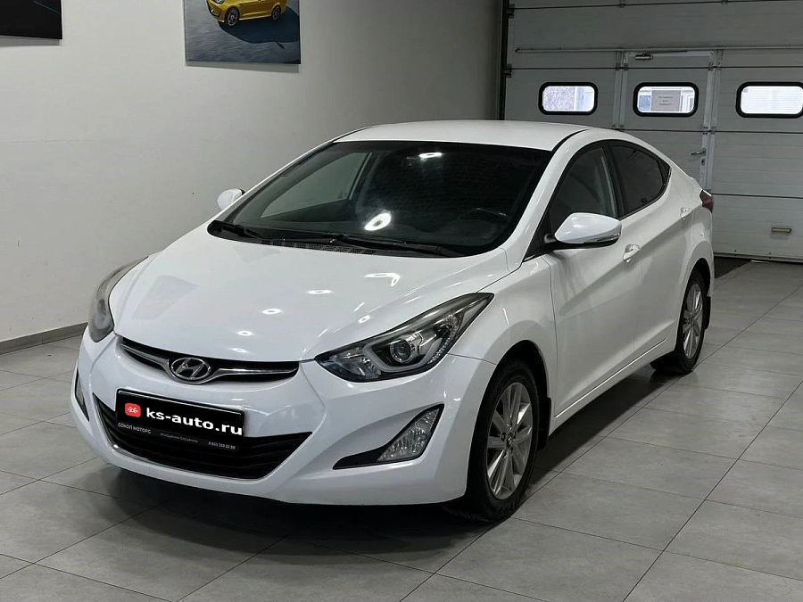 Hyundai Elantra, 2015г., передний привод, автомат