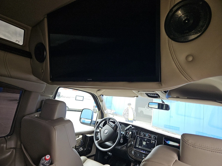 GMC Savana, 2023г., полный привод, автомат