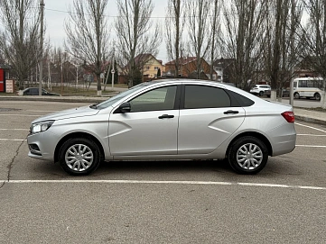 Lada (ВАЗ) Vesta, 2018г, передний привод, механика