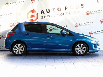 Peugeot 308, 2008г, передний привод, автомат