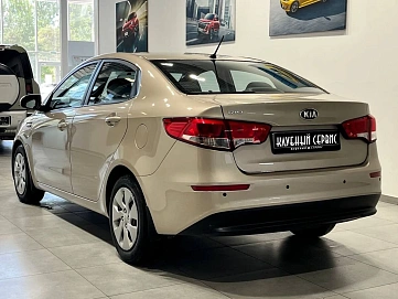 Kia Rio, 2015г, передний привод, автомат