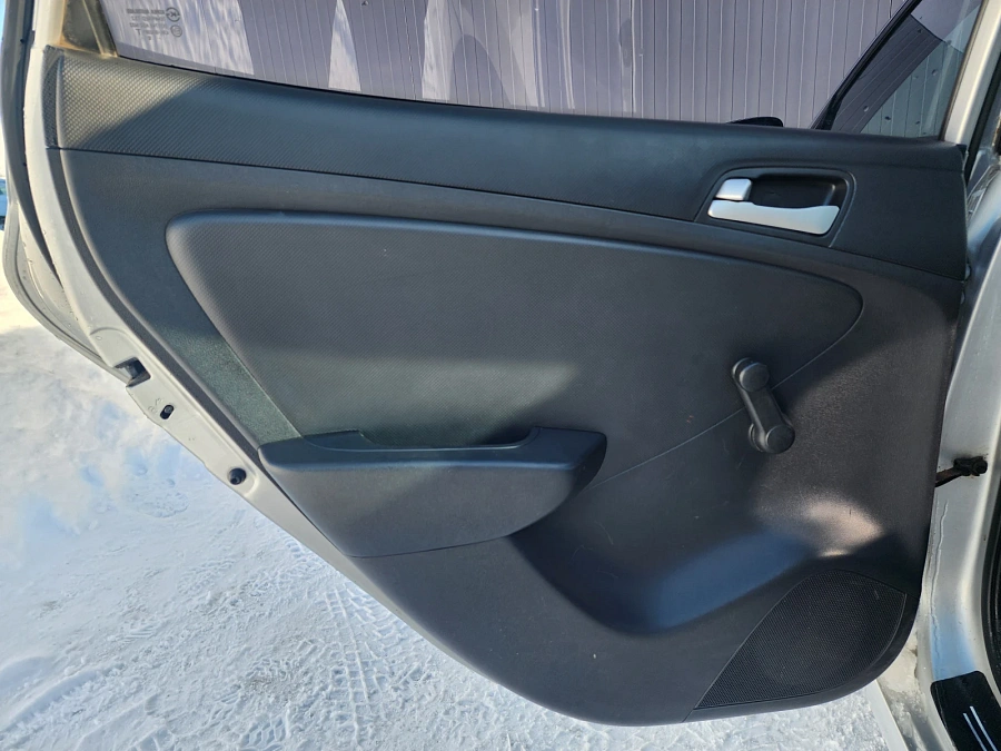 Hyundai Solaris, 2012г., передний привод, механика