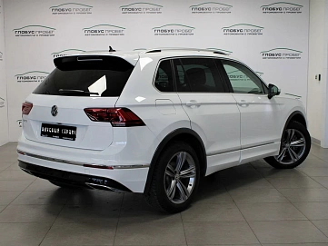 Volkswagen Tiguan, 2019г, передний привод, автомат