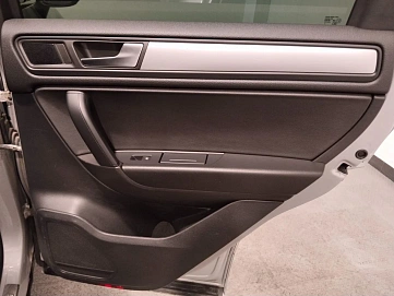 Volkswagen Touareg, 2013г, передний привод, автомат