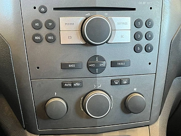 Opel Zafira, 2006г, передний привод, механика