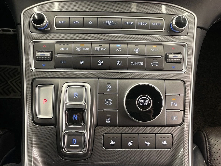 Hyundai Santa Fe, 2020г., передний привод, робот