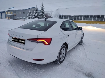 Skoda Octavia, 2021г, передний привод, автомат