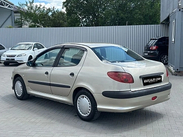 Peugeot 206, 2008г, передний привод, механика
