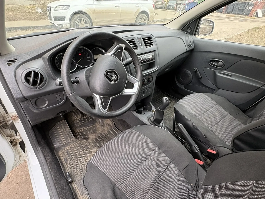 Renault Logan, 2018г., передний привод, робот