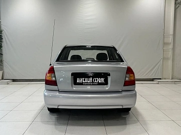 Hyundai Accent, 2004г, передний привод, механика