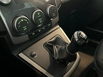 Mazda 5, 2008г, передний привод, механика