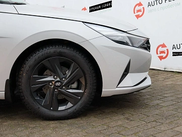 Hyundai Elantra, 2021г, передний привод, автомат