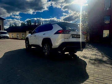 Toyota RAV4, 2021г, полный привод, вариатор