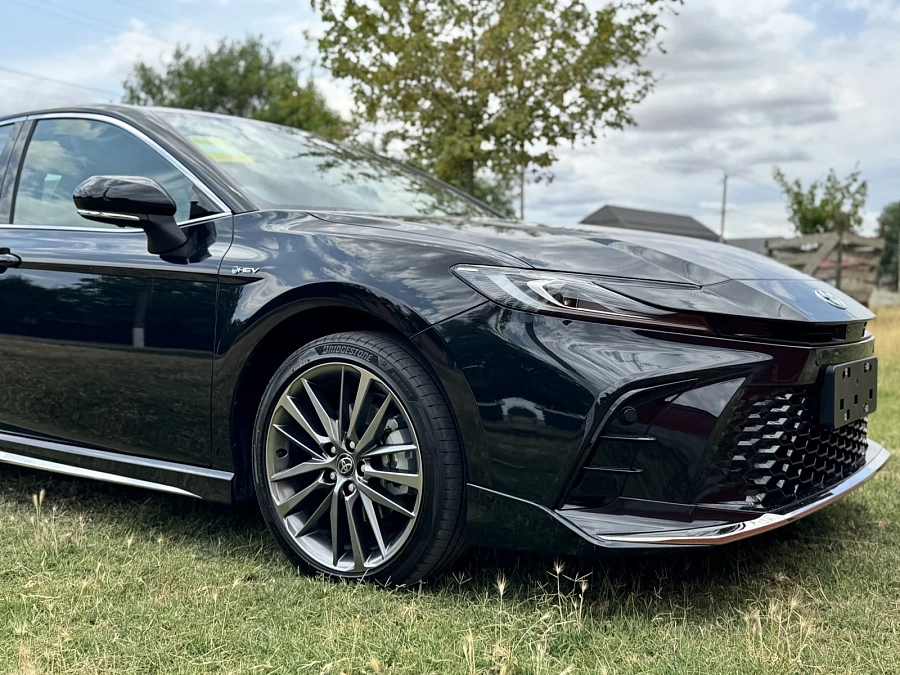 Toyota Camry, 2025г., передний привод, вариатор