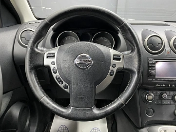 Nissan Qashqai, 2009г, передний привод, вариатор
