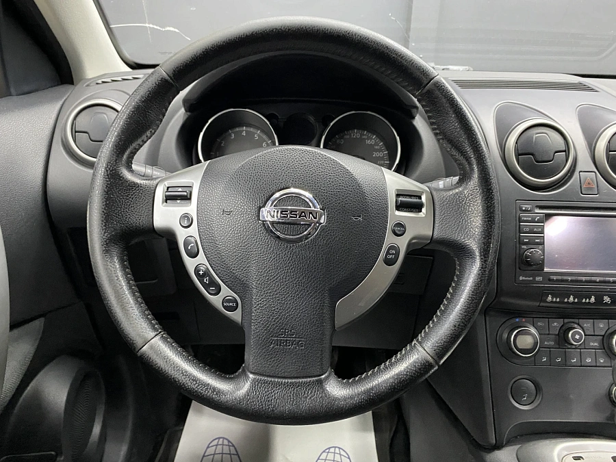Nissan Qashqai, 2009г., передний привод, вариатор