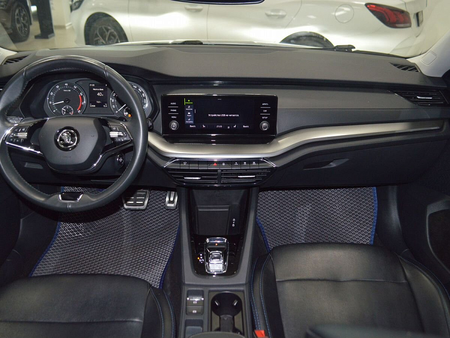 Skoda Octavia, 2021г., передний привод, автомат