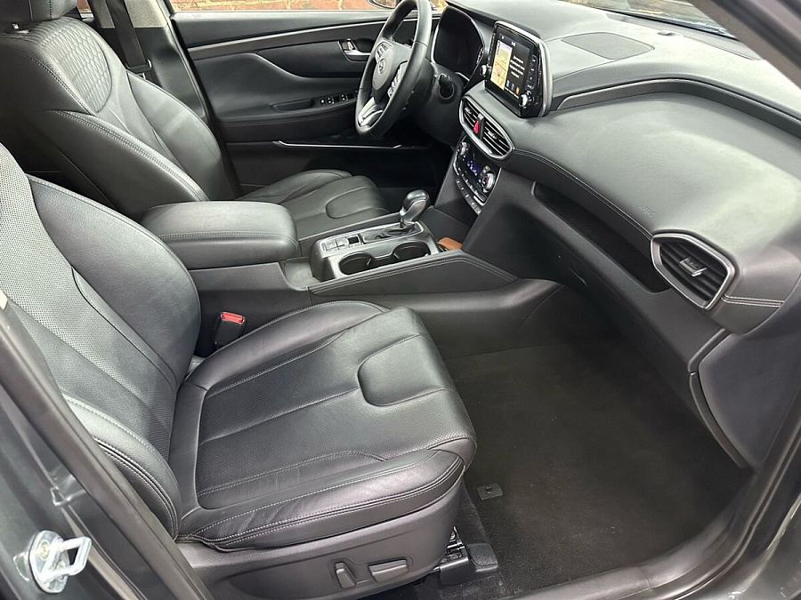 Hyundai Santa Fe, 2018г., полный привод, автомат