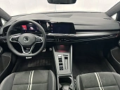 Volkswagen Golf, 2022г., передний привод, робот