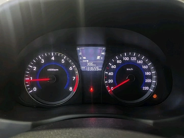 Hyundai Solaris, 2011г., передний привод, механика