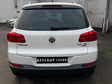 Volkswagen Tiguan, 2011г, полный привод, автомат