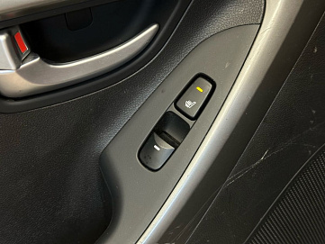Hyundai Elantra, 2015г, передний привод, автомат