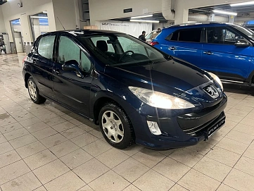 Peugeot 308, 2010г, передний привод, автомат