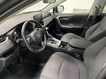 Toyota RAV4, 2019г, передний привод, вариатор