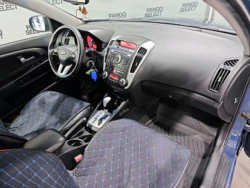 Kia , 2010г., передний привод, автомат