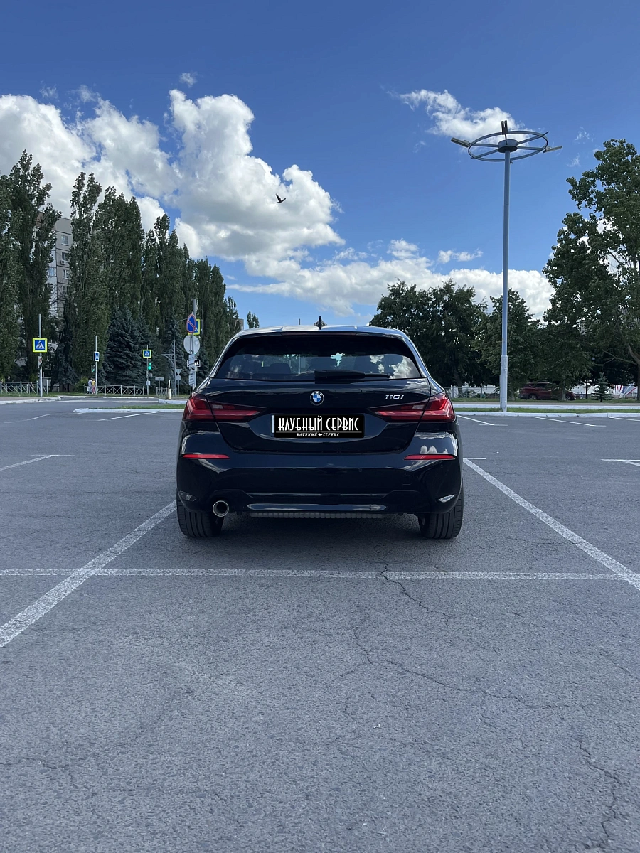 BMW 1 серии, 2020г., передний привод, механика