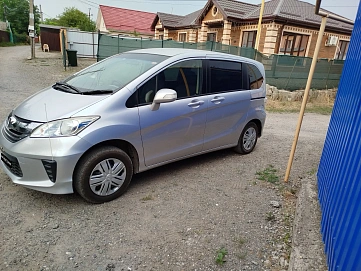Honda Freed, 2015г, передний привод, вариатор