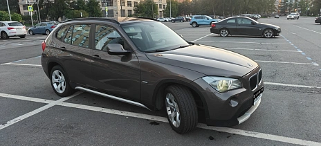 BMW X1, 2011г, задний привод, автомат