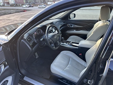Infiniti Q70, 2015г, полный привод, автомат