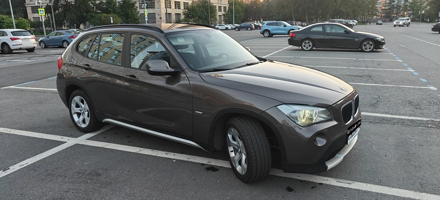 BMW X1, 2011г., задний привод, автомат