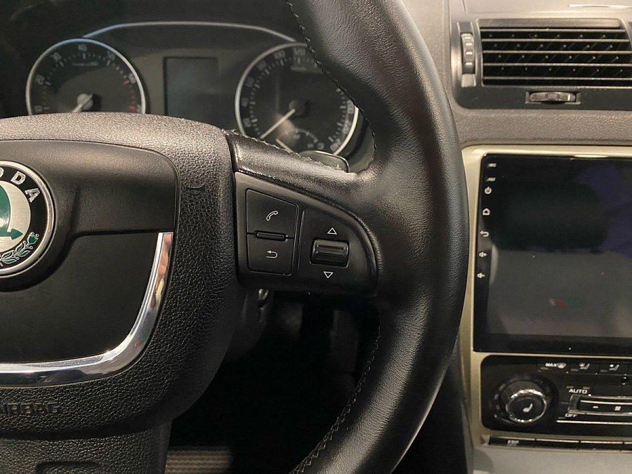 Skoda Octavia, 2009г., передний привод, автомат
