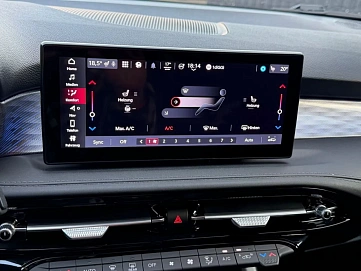 Alfa Romeo Tonale, 2022г, передний привод, робот