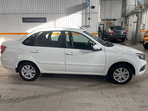 Lada (ВАЗ) Granta, 2021г, передний привод, механика