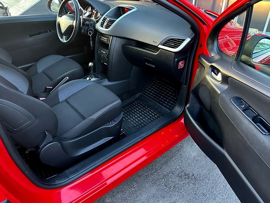 Peugeot 207, 2009г., передний привод, робот