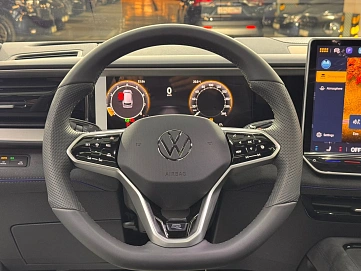 Volkswagen Teramont, 2025г, полный привод, робот