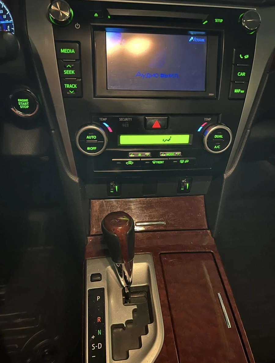 Toyota Camry, 2012г., передний привод, автомат