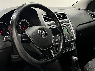 Volkswagen Polo, 2015г, передний привод, автомат