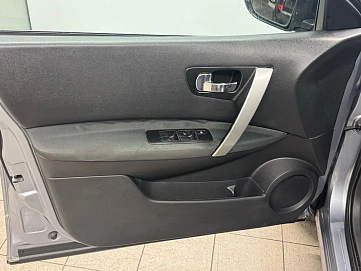 Nissan Qashqai, 2010г, передний привод, механика