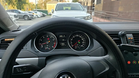 Volkswagen Jetta, 2015г, передний привод, робот