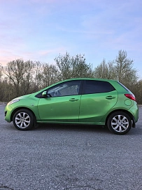 Mazda 2, 2011г., передний привод, автомат