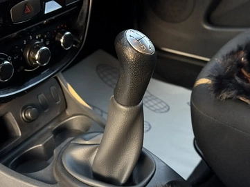 Nissan Terrano, 2015г, передний привод, механика